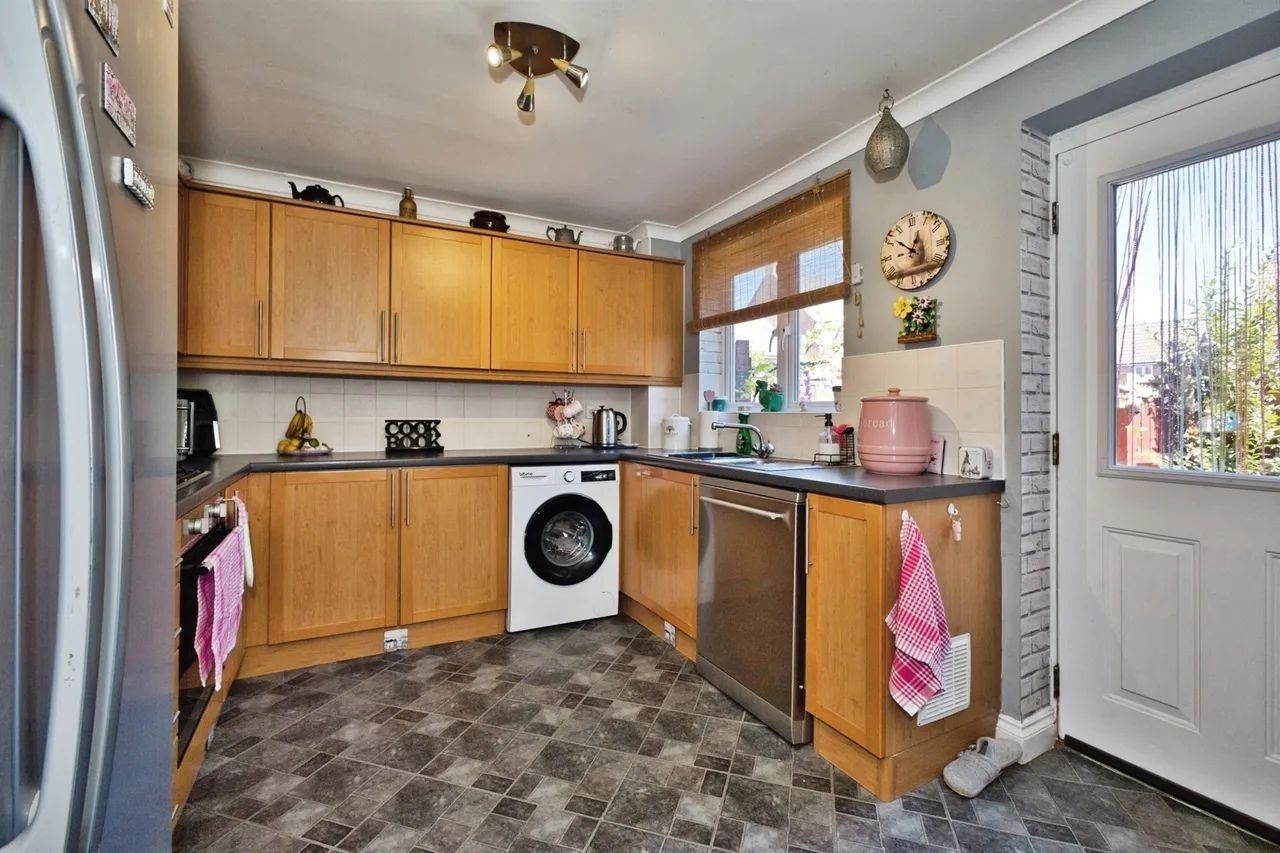 Somerset Way, Highbridge, TA9, photo 5