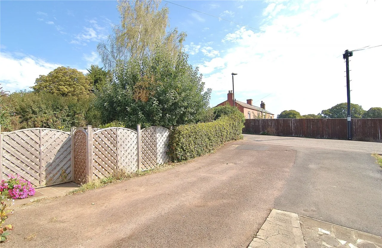 Chapel Lane, Ebley, GL5, photo 2