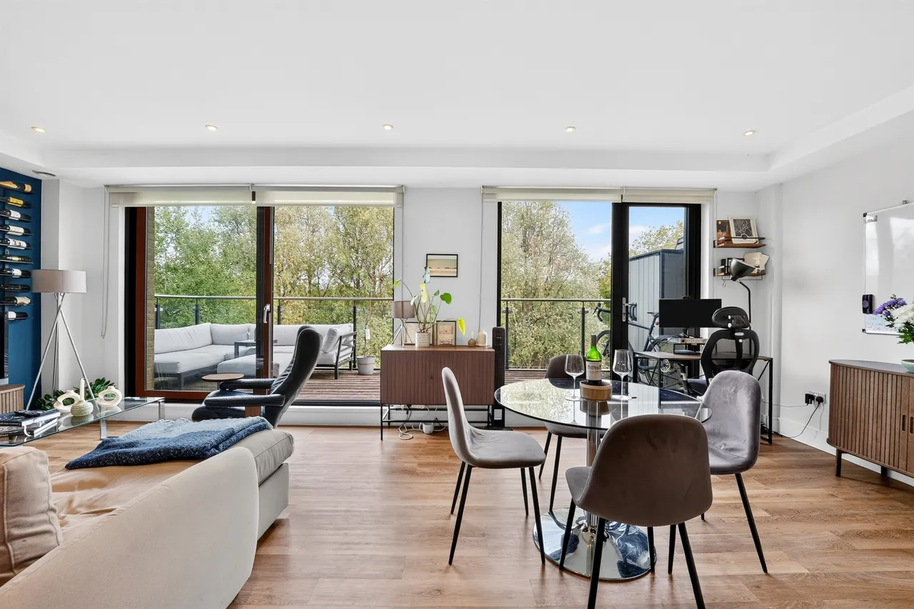 Knaresborough Drive, London, SW18, photo 4