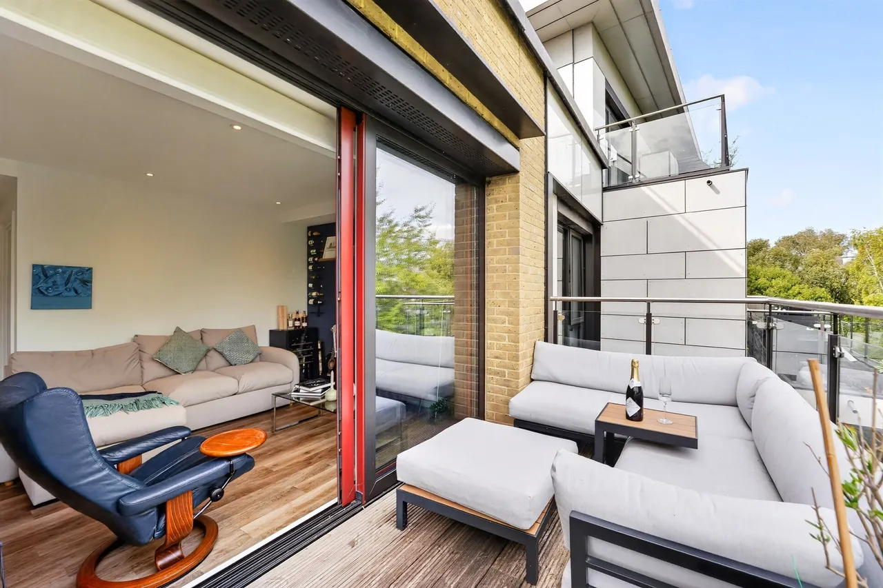 Knaresborough Drive, London, SW18, photo 5