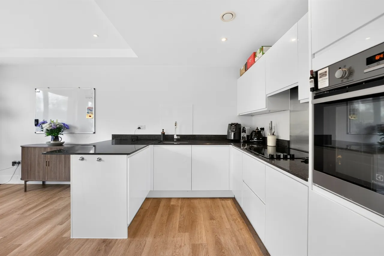 Knaresborough Drive, London, SW18, photo 7