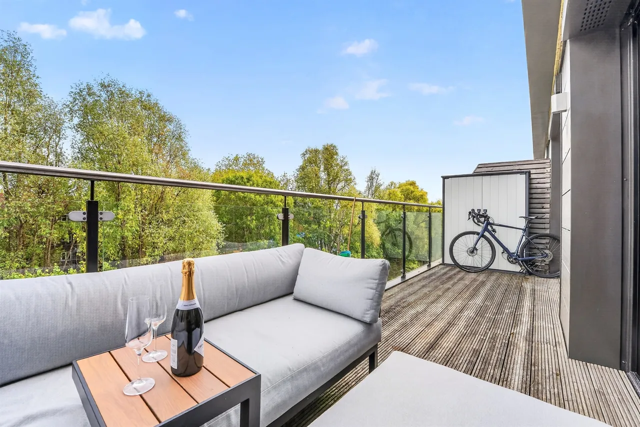 Knaresborough Drive, London, SW18, photo 6
