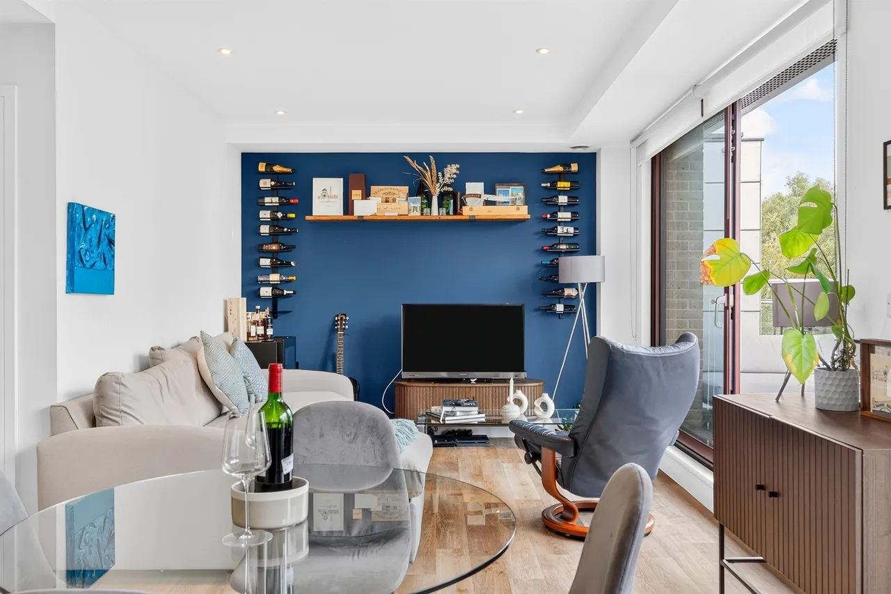 Knaresborough Drive, London, SW18, photo 14