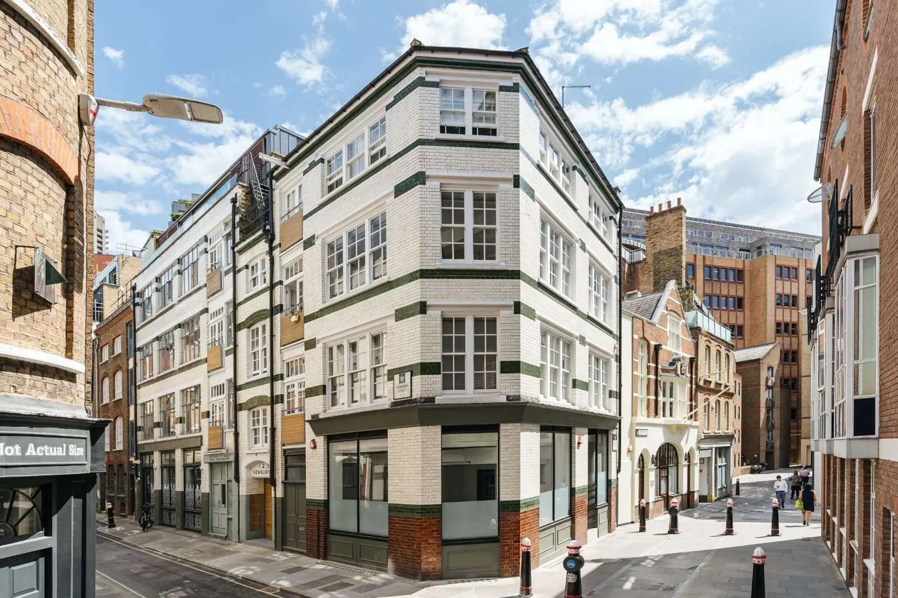 1 bed flat for sale — Newbury Street, London, EC1A 7HU