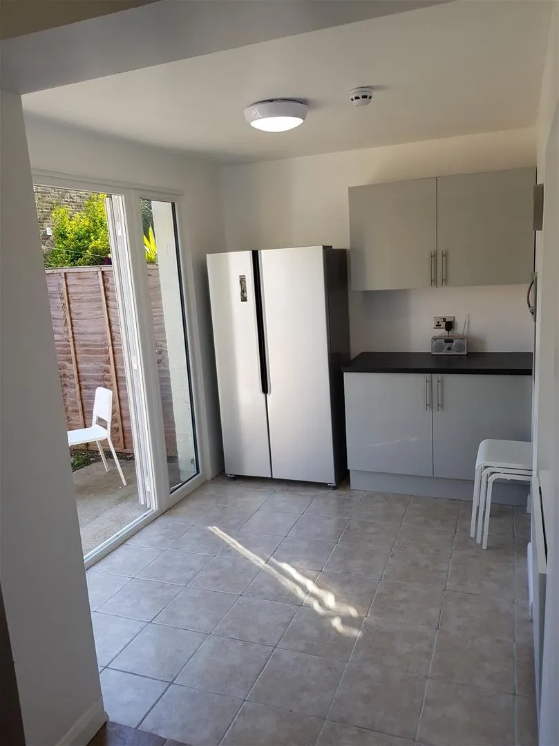property to rent — Camden Square, Ramsgate, Kent CT11 8HS