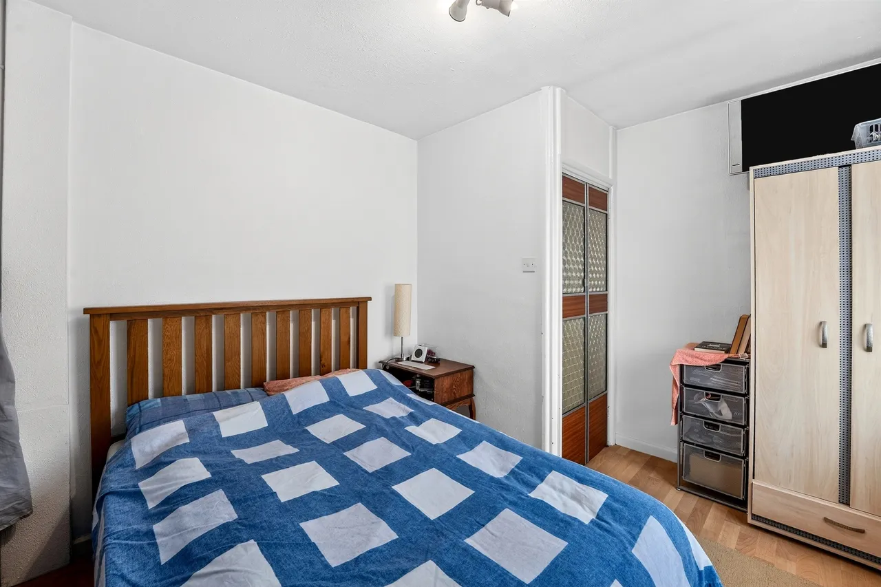 Glastonbury Road, MORDEN, photo 9