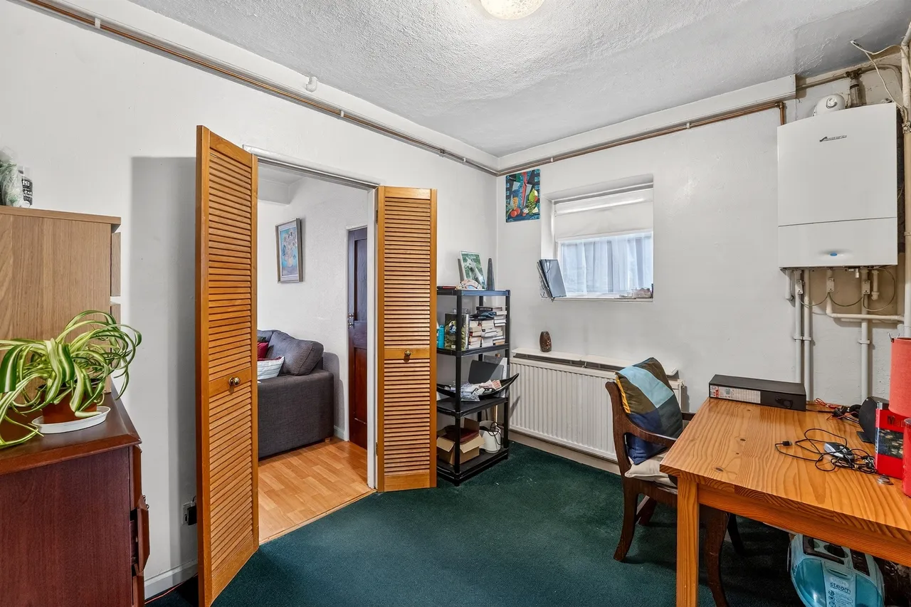 Glastonbury Road, MORDEN, photo 4