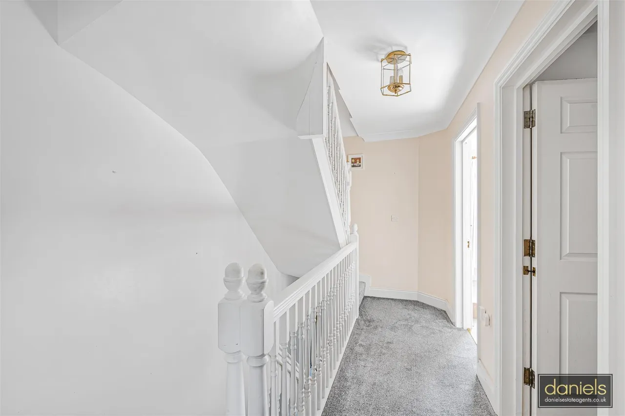 Compton Avenue, Wembley, HA0, photo 9
