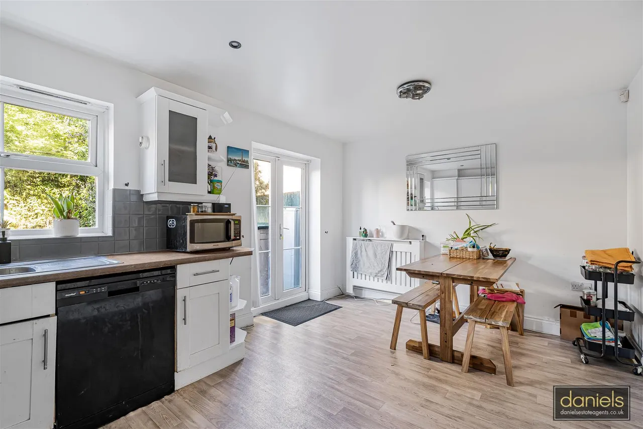 Compton Avenue, Wembley, HA0, photo 6