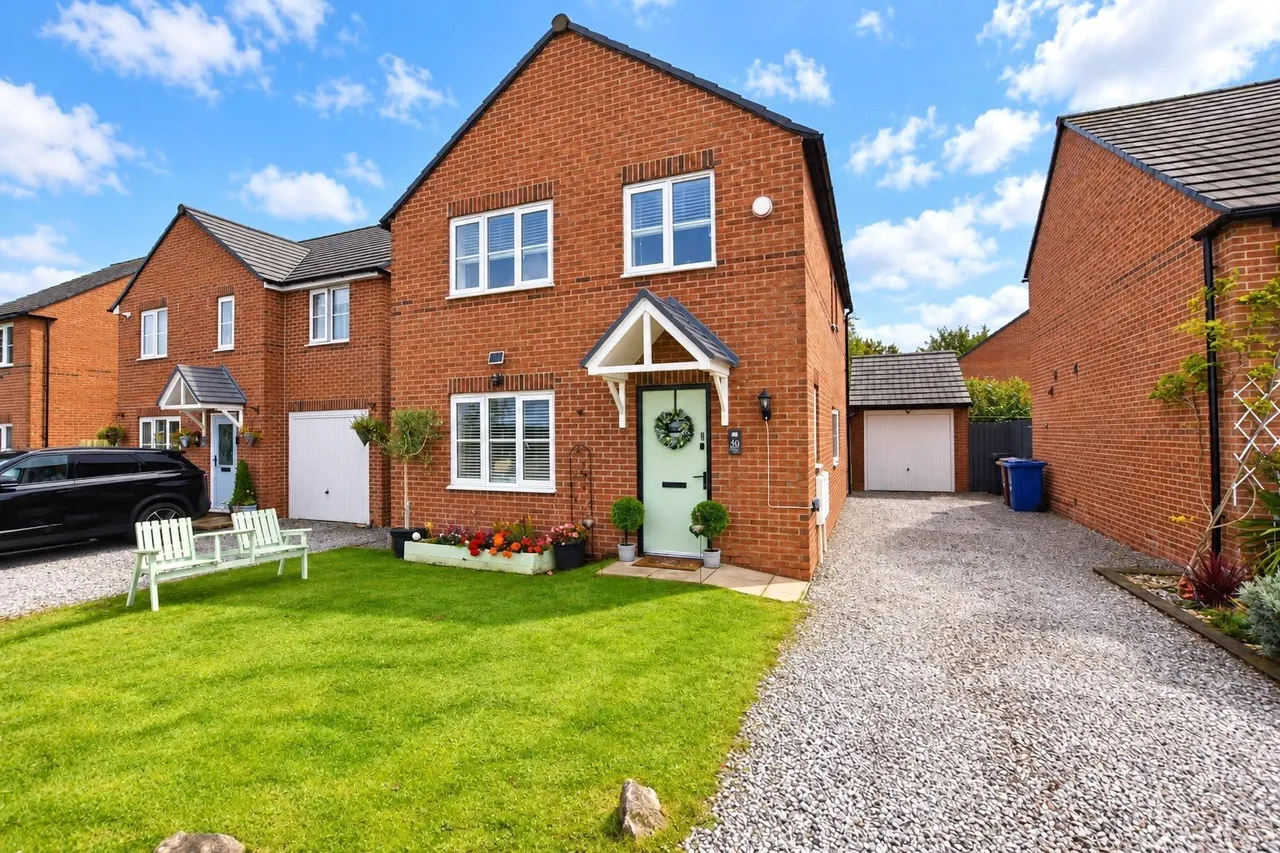 4 bed house for sale, Millbank Place, Church, BB5