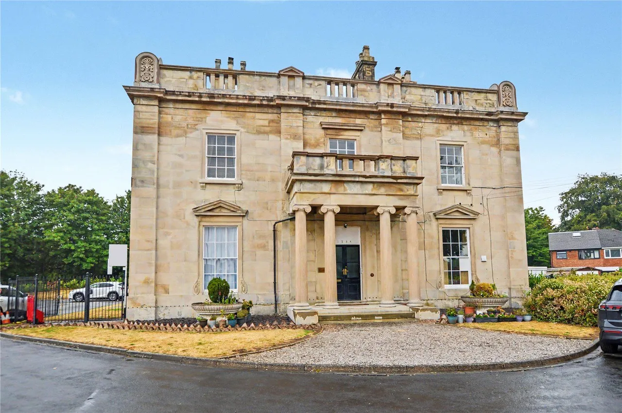 2 bed flat for sale, Lynwood Crescent, Woodlesford, LS26