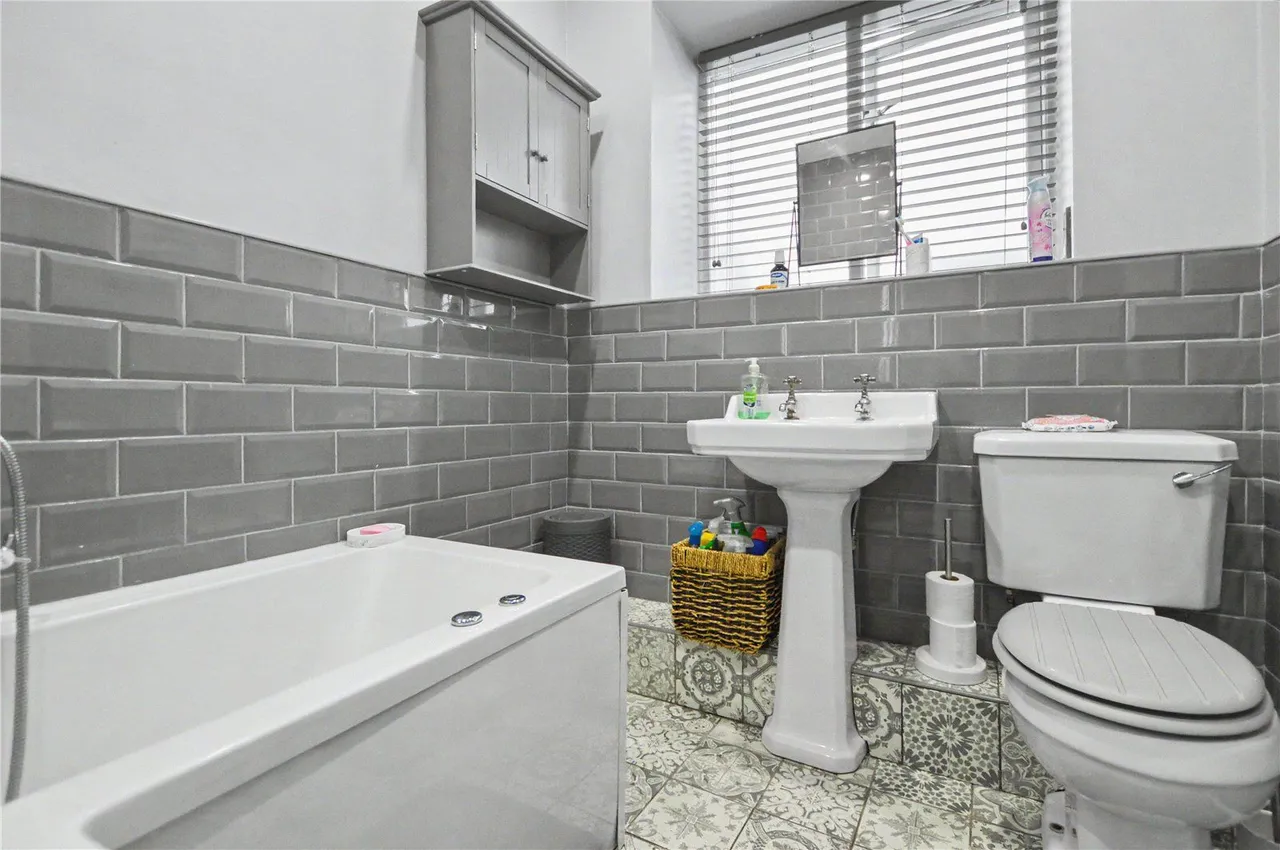 Lynwood Crescent, Woodlesford, LS26, photo 8