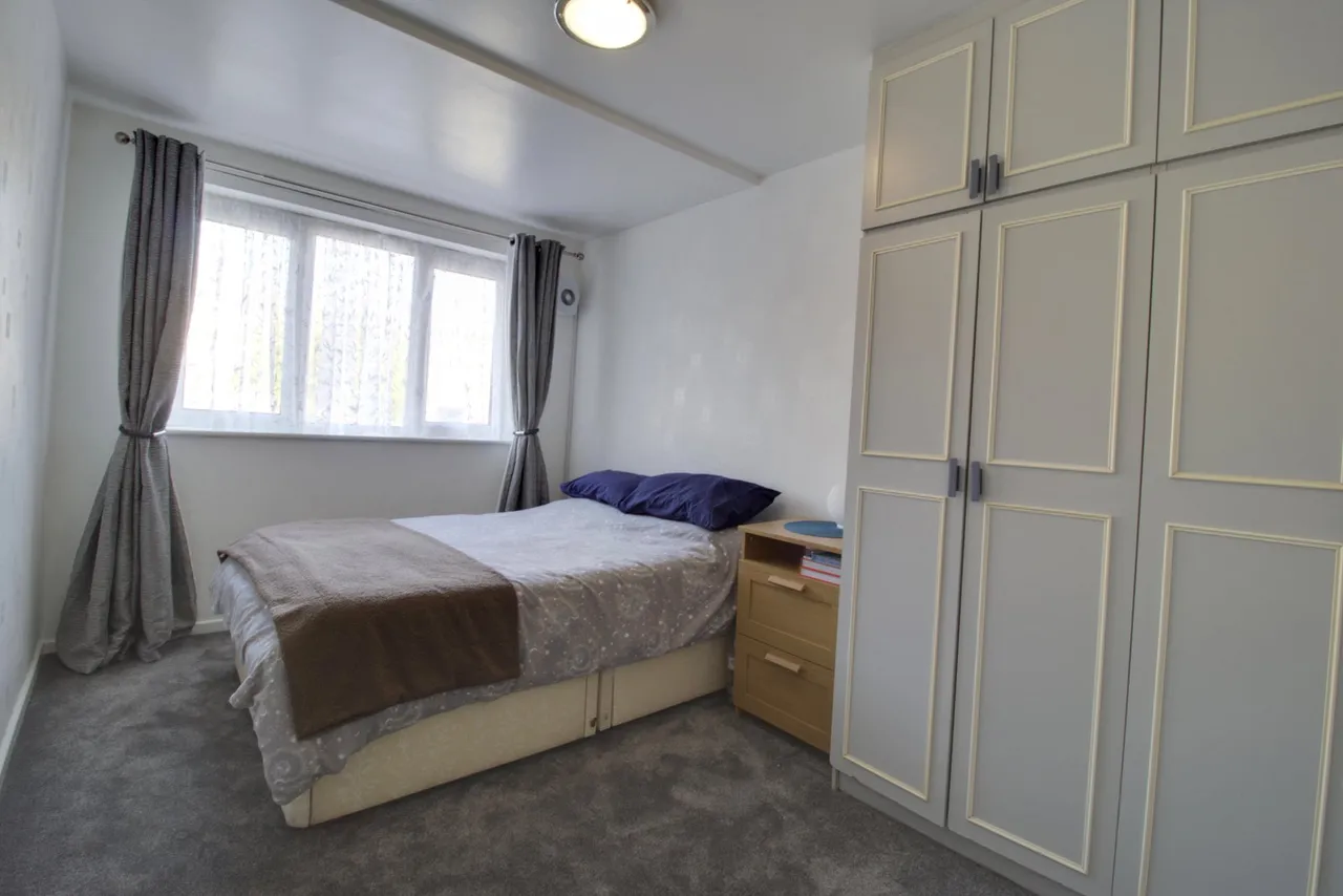 Petersfield Avenue, Romford, RM3 9PH, photo 12