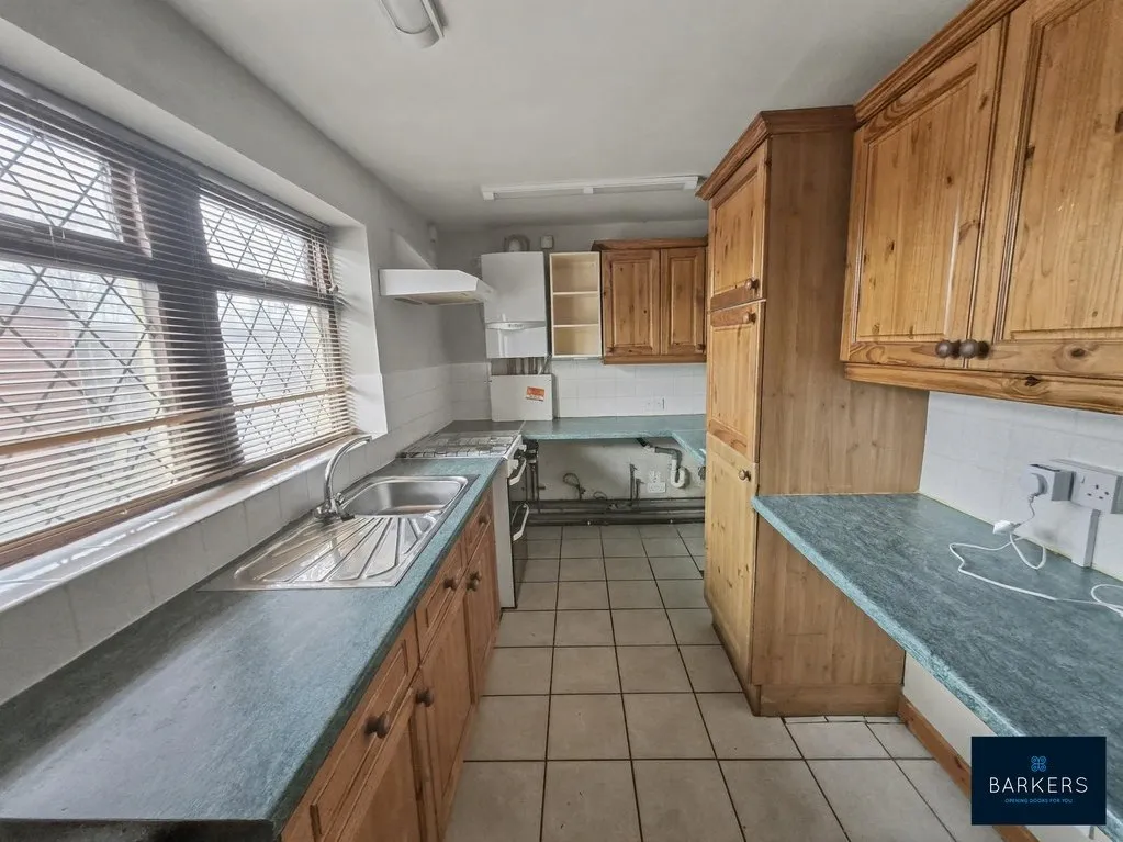 Moor Lane, Birkenshaw BD11 2HJ, photo 7