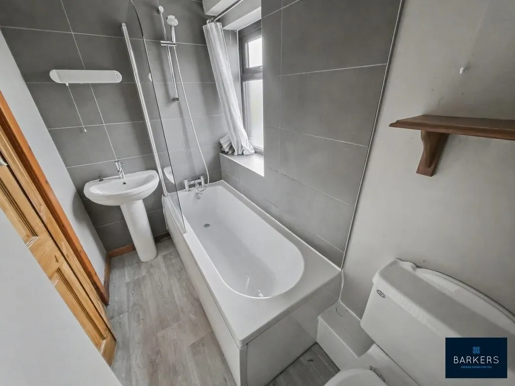 Moor Lane, Birkenshaw BD11 2HJ, photo 11