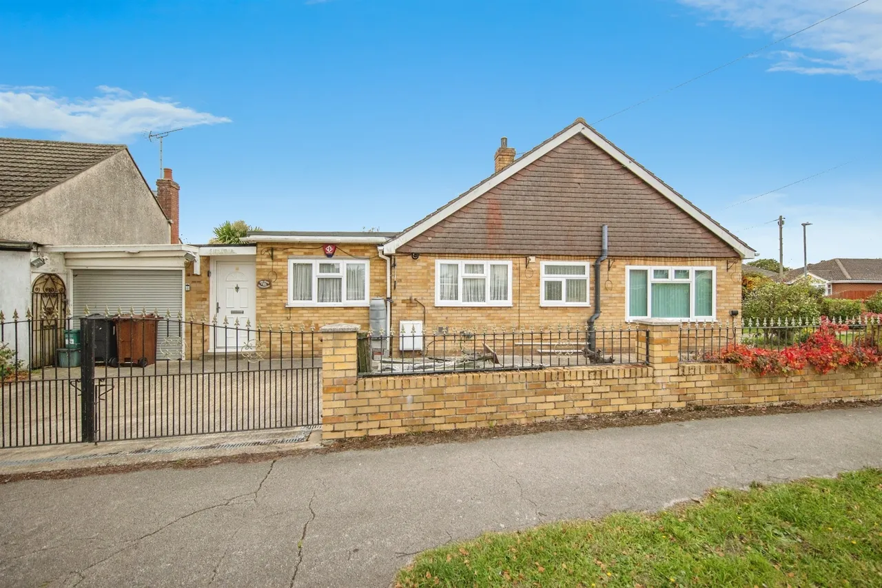 Woodrows Lane, Clacton-On-Sea, CO16, photo 3