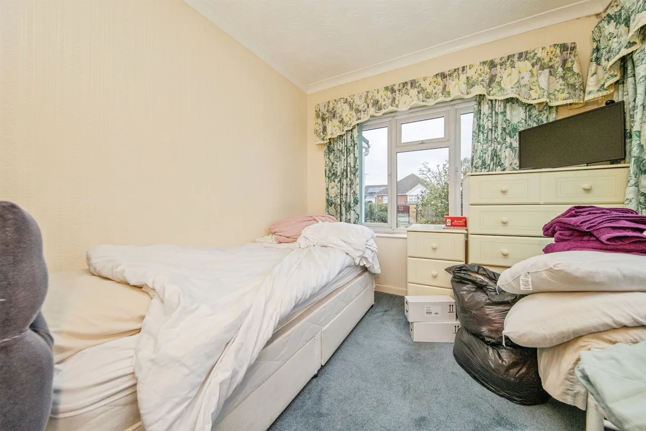 Woodrows Lane, Clacton-On-Sea, CO16, photo 10