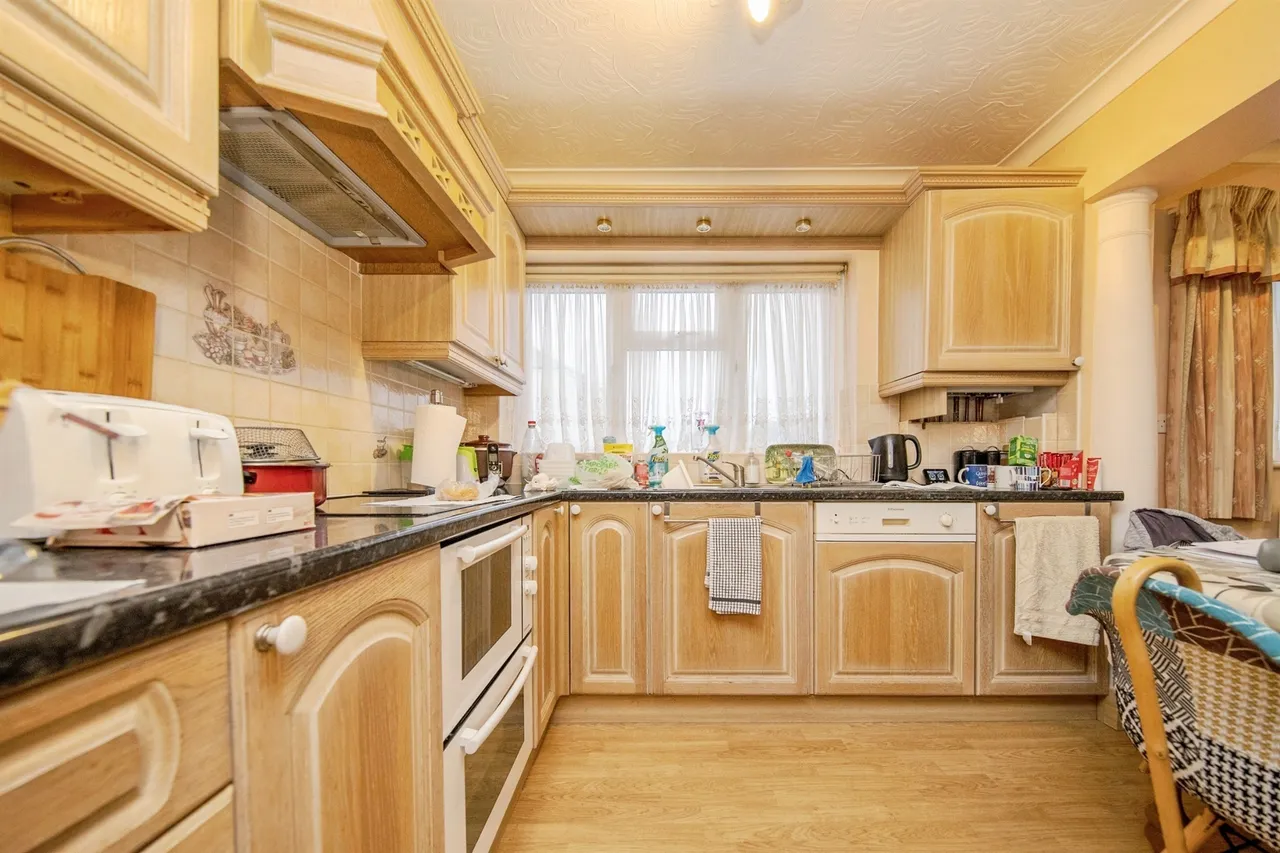 Woodrows Lane, Clacton-On-Sea, CO16, photo 2