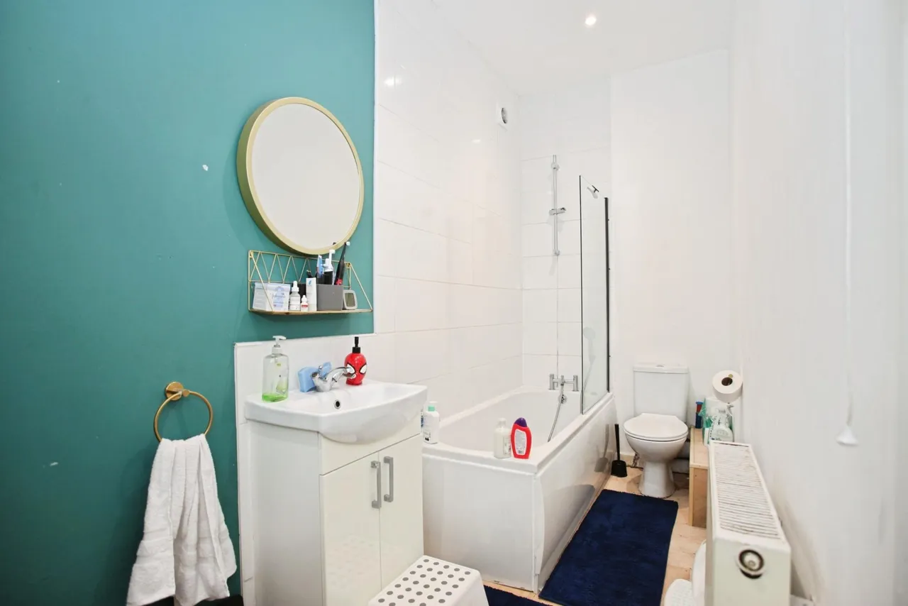 Caerleon Road, Newport, NP19, photo 4