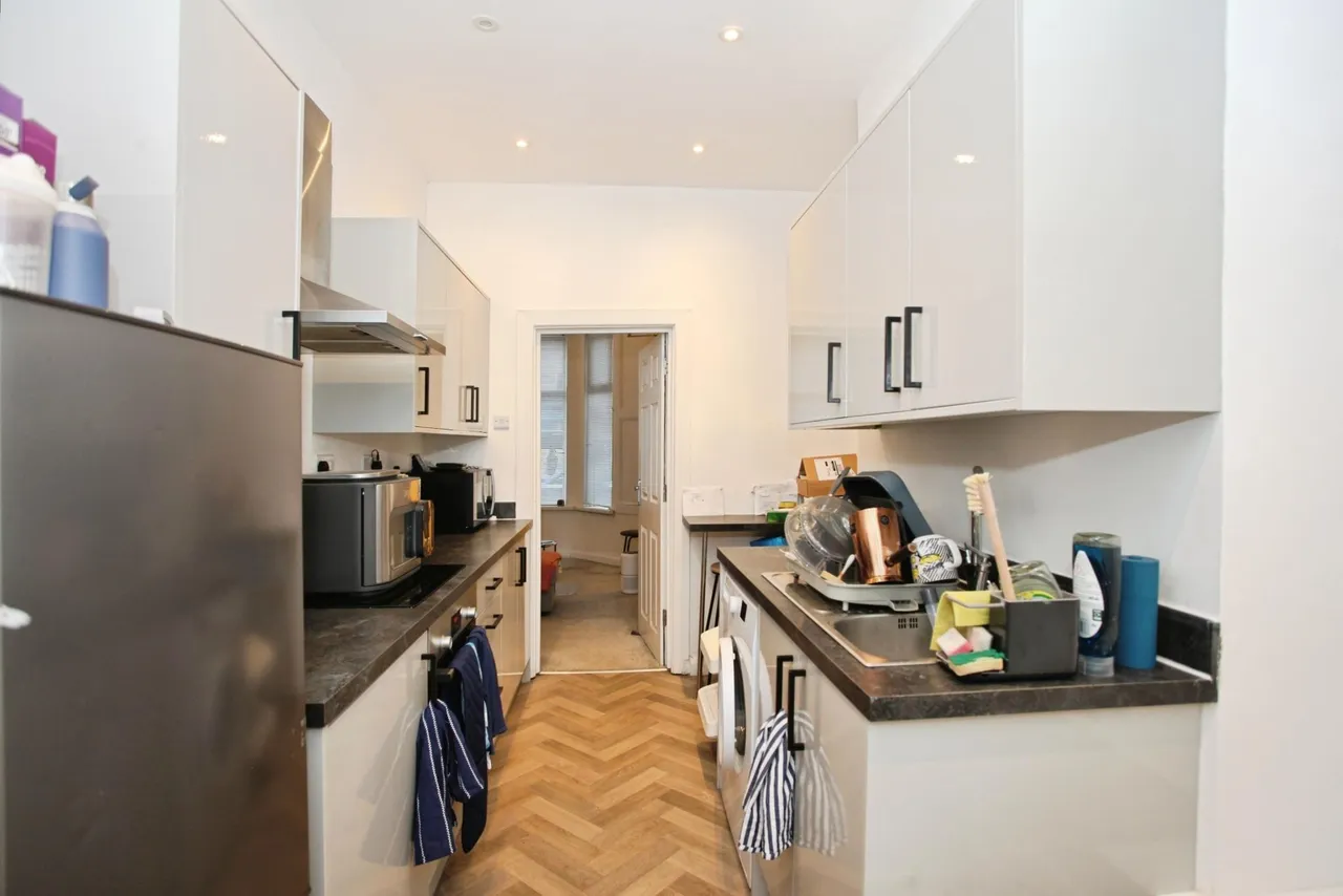 Caerleon Road, Newport, NP19, photo 2