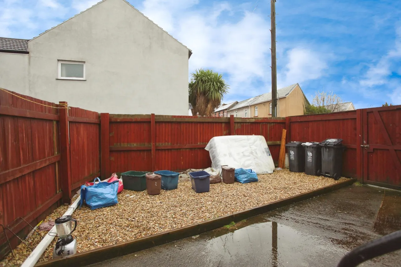 Caerleon Road, Newport, NP19, photo 24