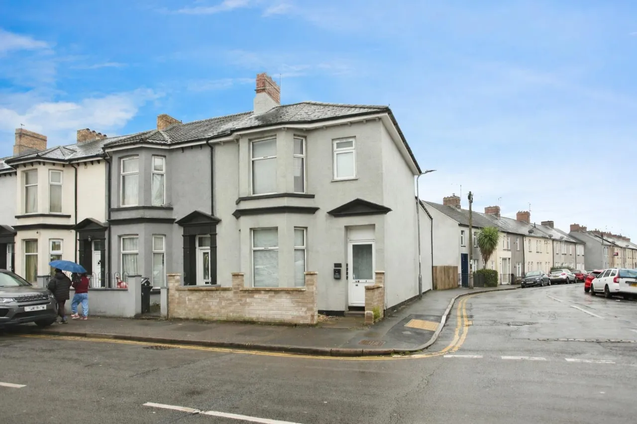 5 bed house for sale, Caerleon Road, Newport, NP19