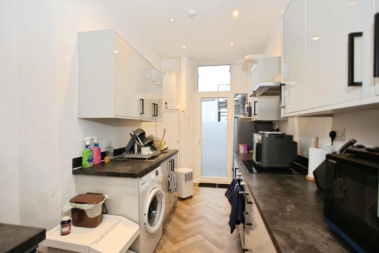 Caerleon Road, Newport, NP19, photo 7