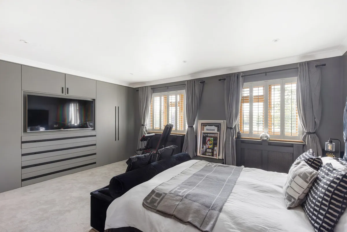 Highfield Road, TW16, photo 10
