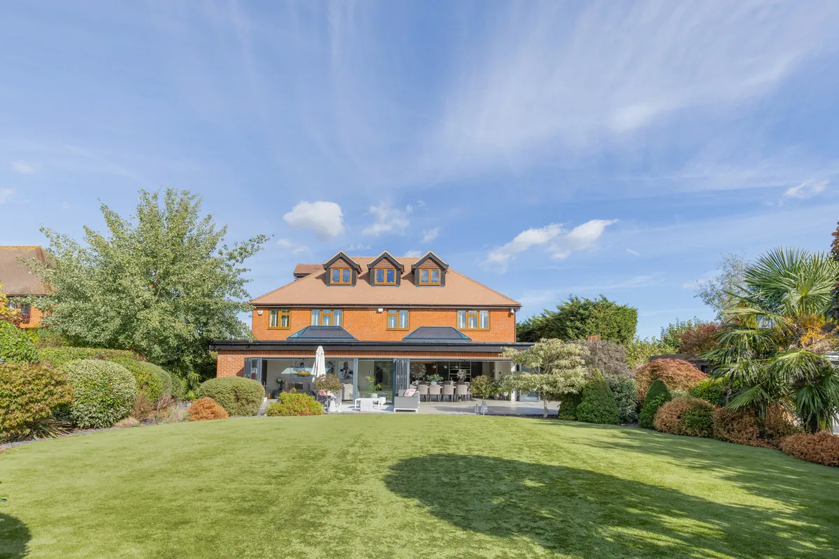 Highfield Road, TW16, photo 4