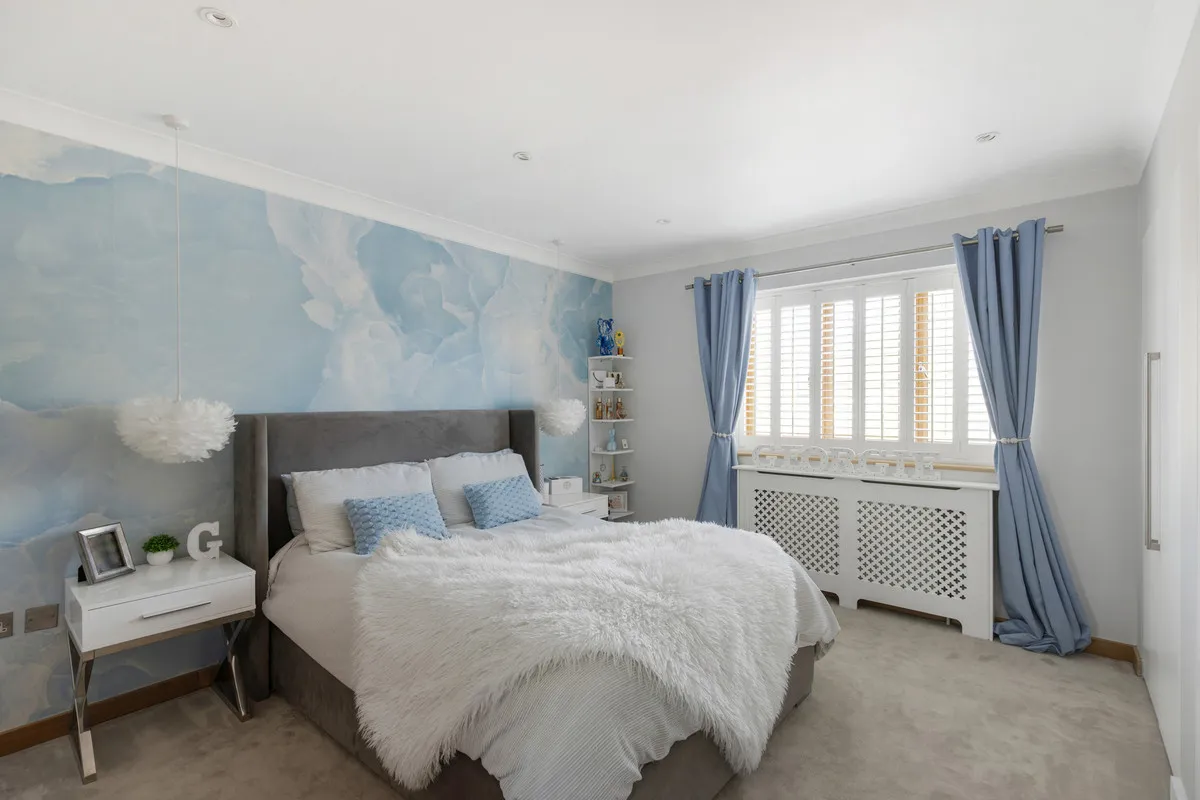 Highfield Road, TW16, photo 14