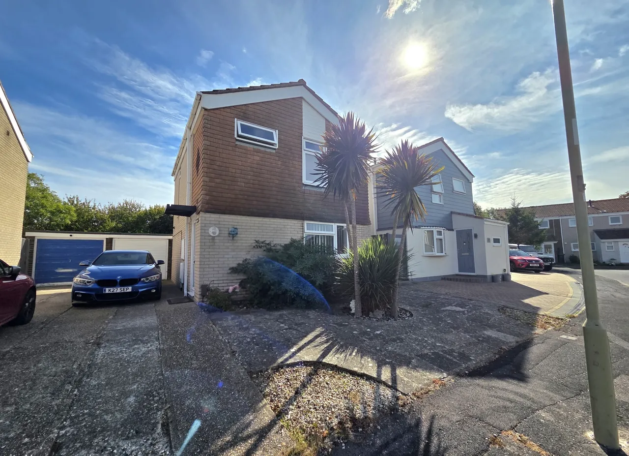 3 bed house to rent, Trent Way, Lee-On-The-Solent, PO13