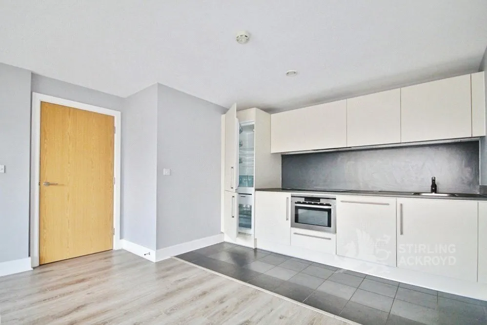 Pretoria Road, Chertsey, KT16, photo 6