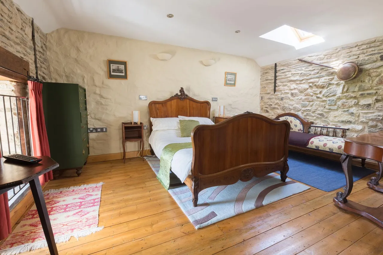 Pen Y Cwm, Haverfordwest, SA62, photo 17