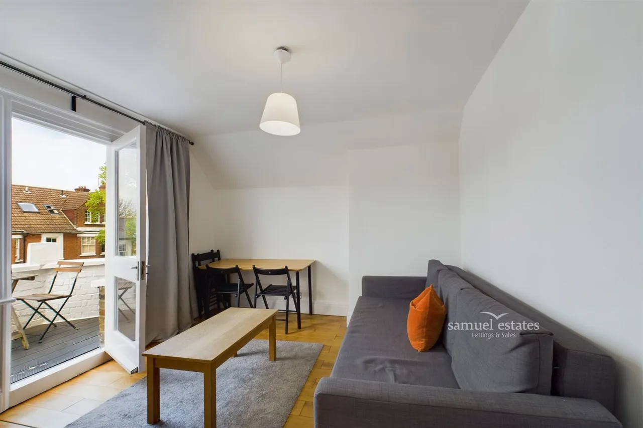 London, Greater London, SW2 4XF, photo 5