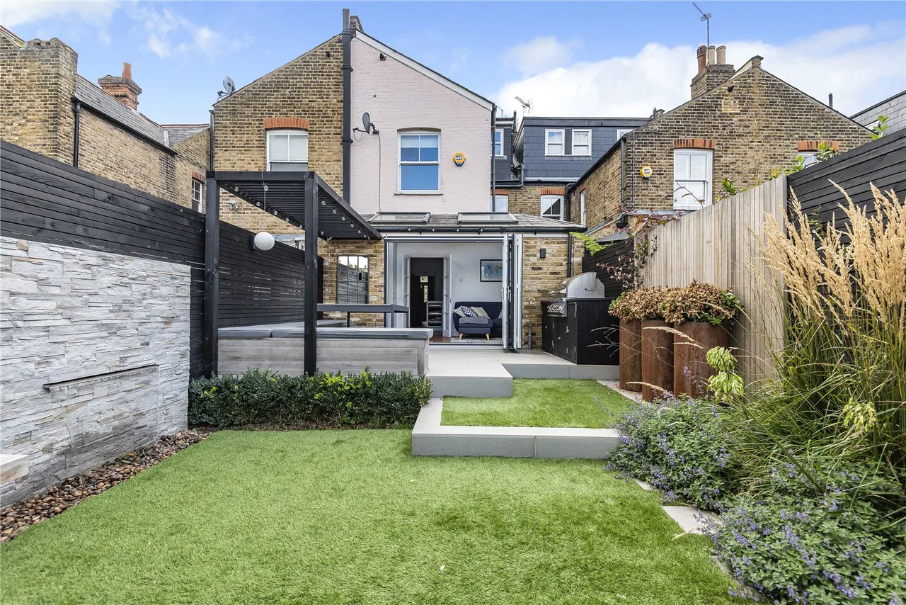 Whitton Road, Twickenham, TW1 1BS, photo 17
