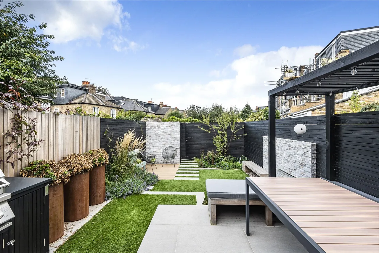 Whitton Road, Twickenham, TW1 1BS, photo 16