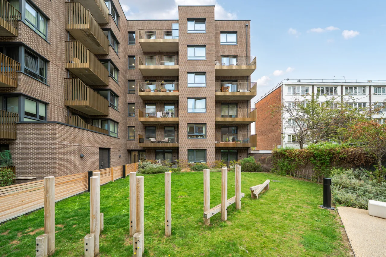 Burney Street, SE10, photo 17