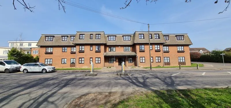 1 bed flat for sale — 320 Rayleigh Road, Eastwood, Essex, SS9 5PZ
