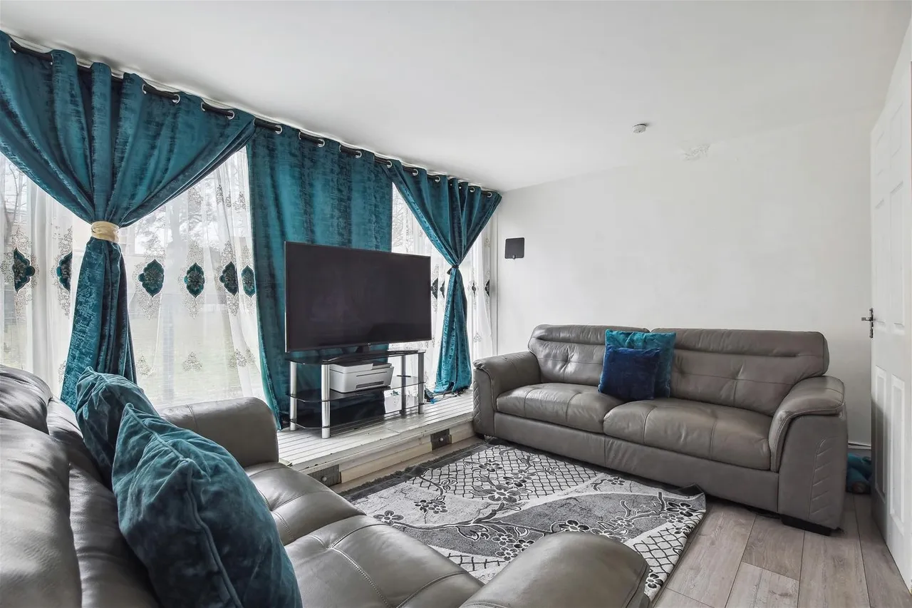 Rowley Way, London, photo 3