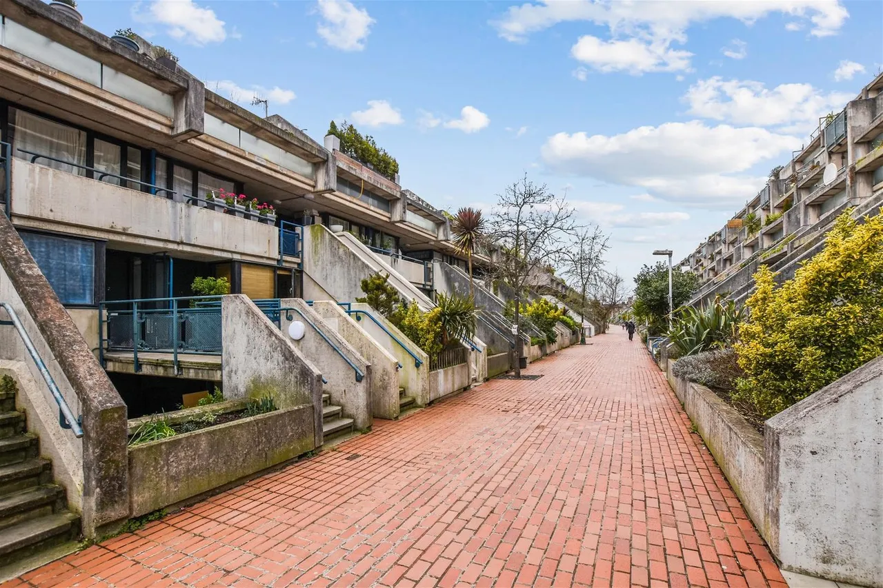 Rowley Way, London, photo 2