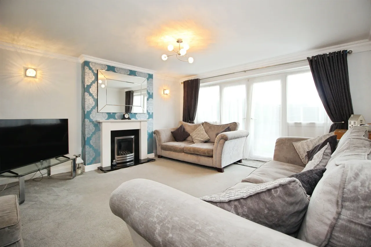 Willow Garth Avenue, LEEDS, photo 4