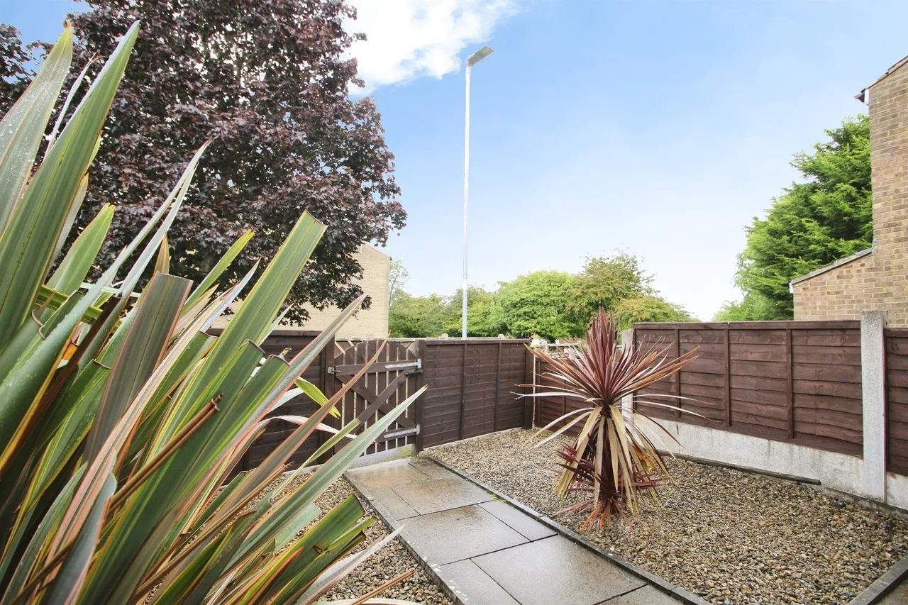 Willow Garth Avenue, LEEDS, photo 10