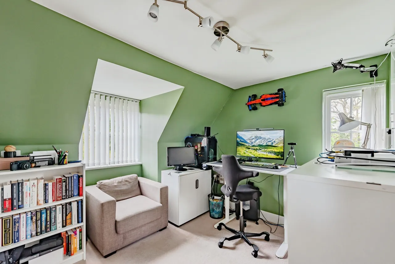 Railfield Gardens, Horley, photo 10