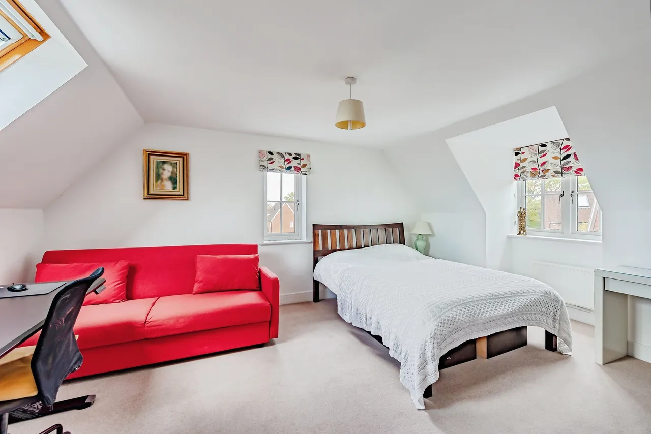 Railfield Gardens, Horley, photo 11