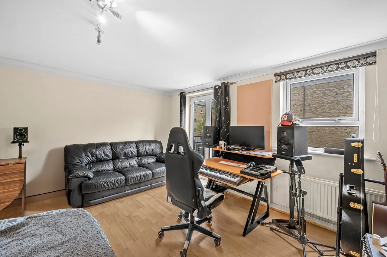 Schooner Close, London, E14, photo 12
