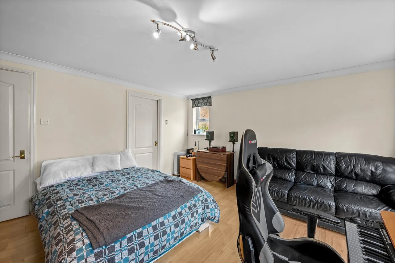 Schooner Close, London, E14, photo 13