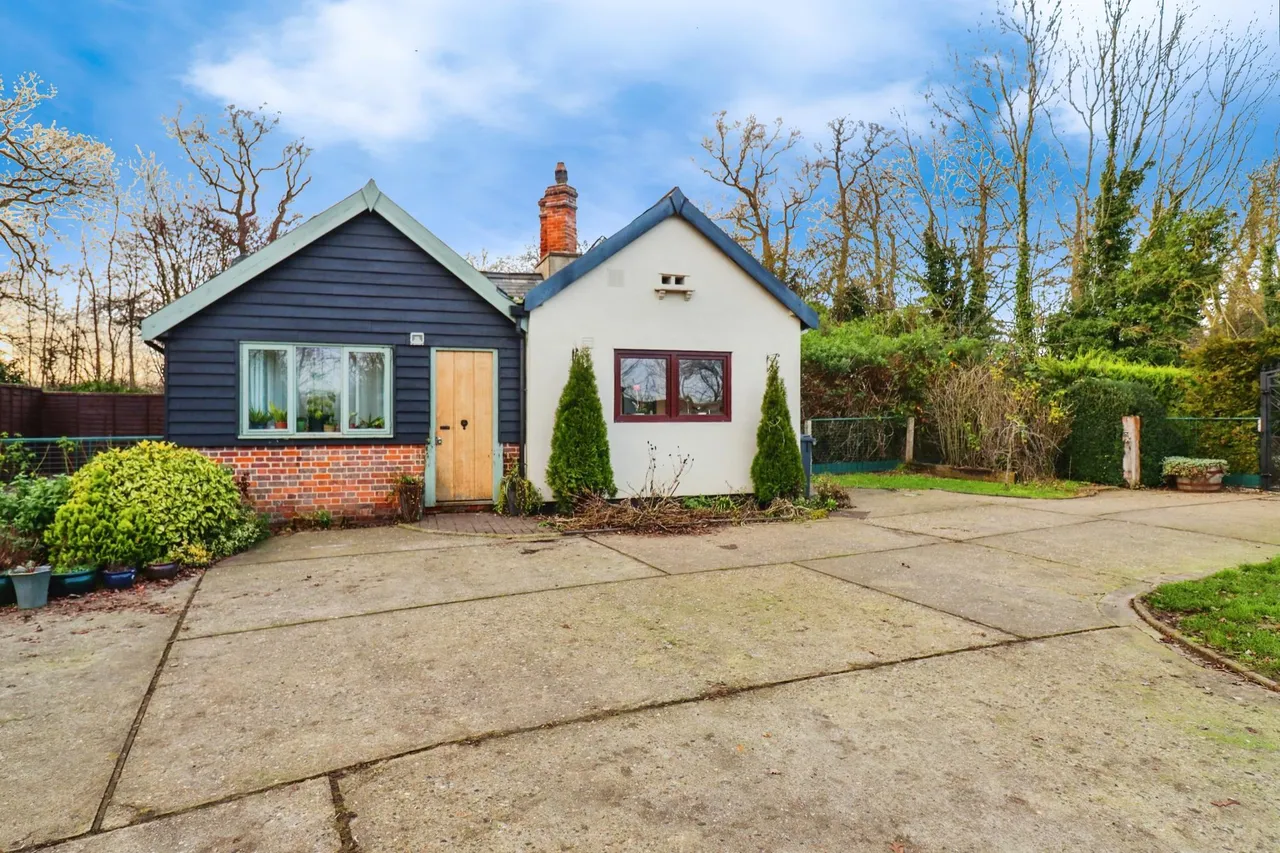 2 bed house for sale, Norwich Road, Eye, IP23