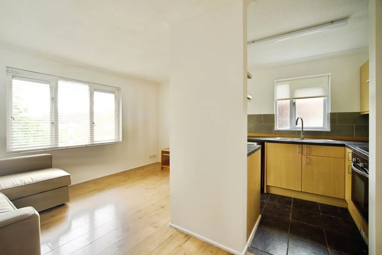 Alders Close, London, E11, photo 9