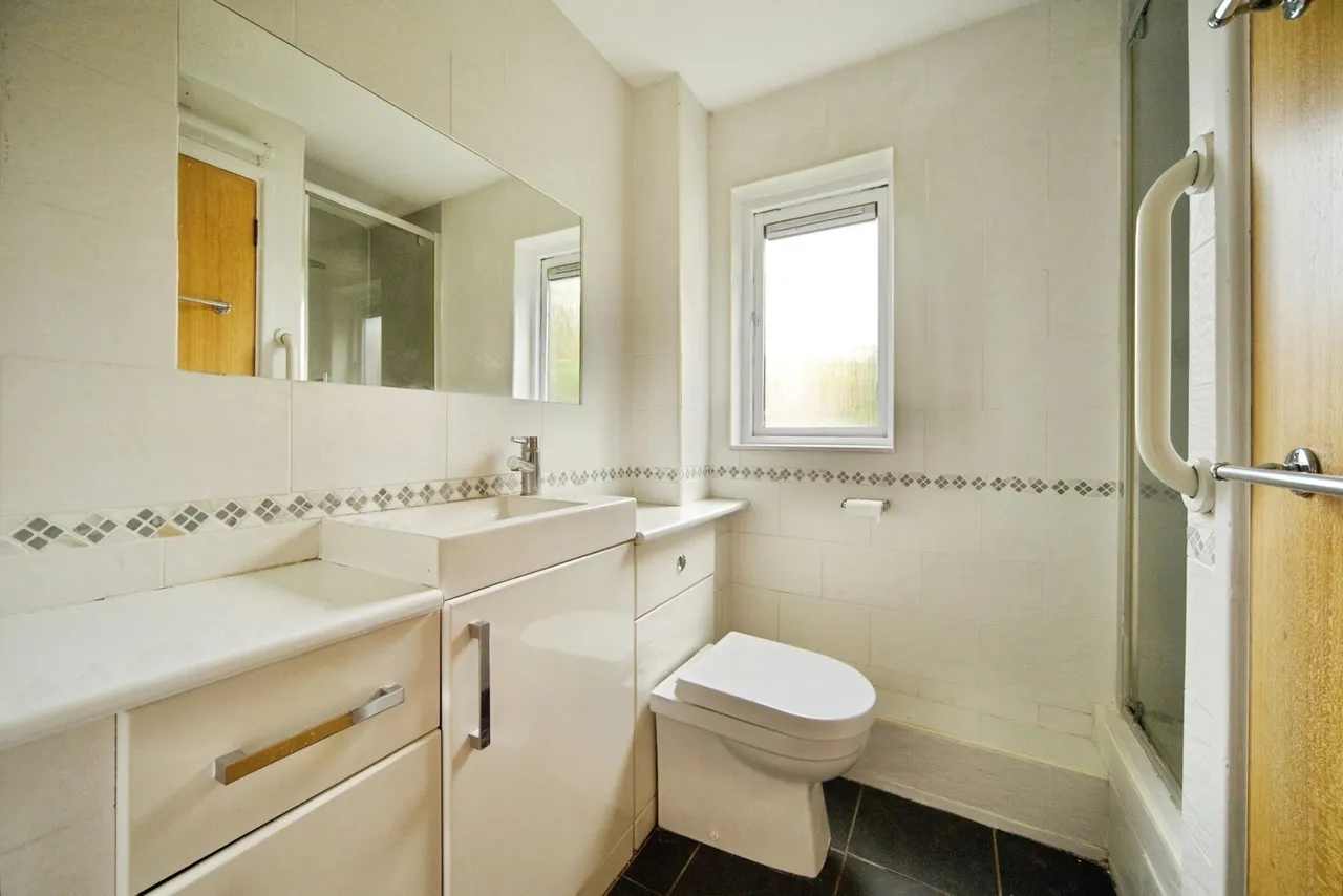 Alders Close, London, E11, photo 11