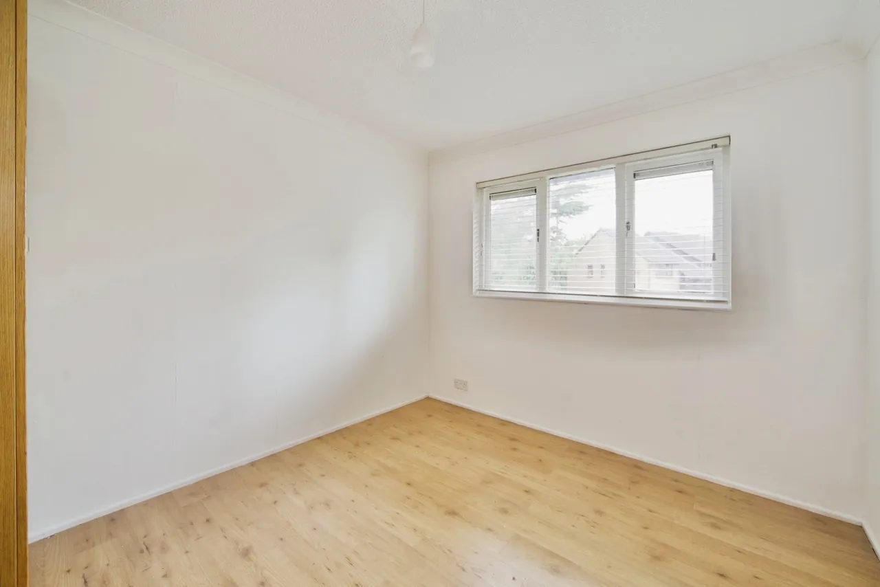 Alders Close, London, E11, photo 12